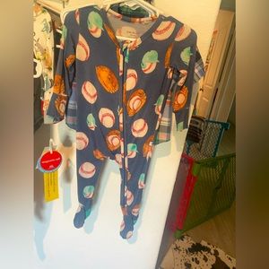 Posh Peanut Homer Baseball Footie Zippy (Size 3-6 Months)